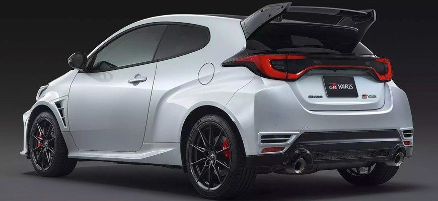 Toyota GR Yaris po facelifte. Zdobí ju Aero Performance a vnútri držia nové pevnejšie skrutky!