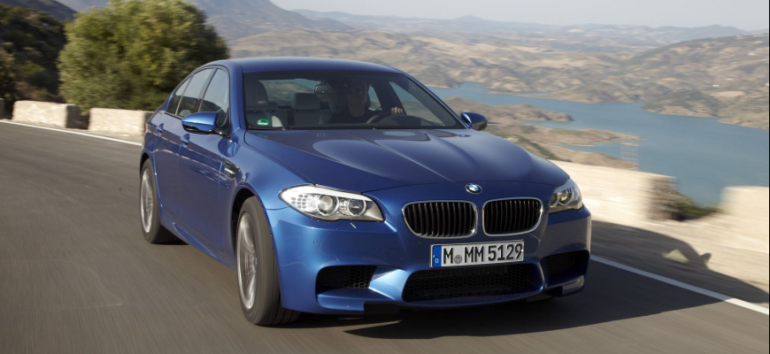BMW M5 oslávi 30-ku! Aké boli predošlé generácie?