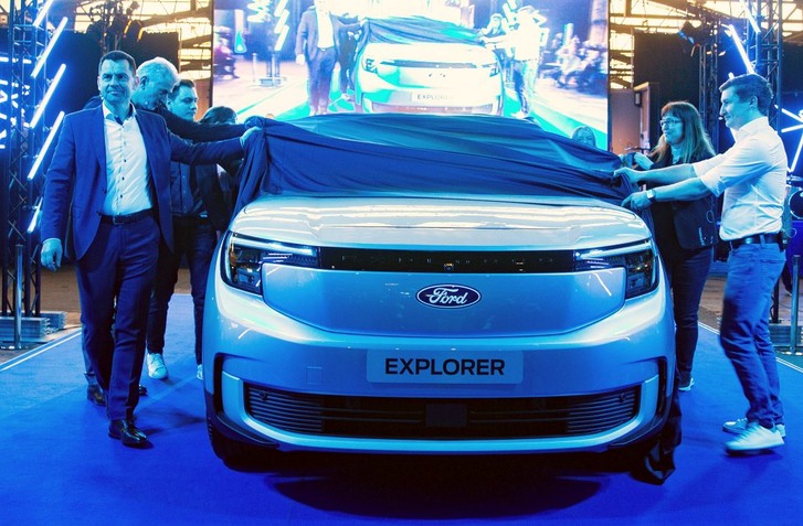 TRH S ELEKTROMOBILMI SA V TOMTO ROKU PREPADNE O TRETINU. STRATÉGIU MENÍ UŽ I EURÓPSKY FORD
