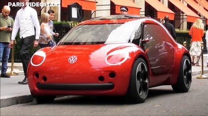 Elektrický Chrobák už nie je virtuálny. V Paríži sa objavil skutočný koncept VW ID.Beetle!