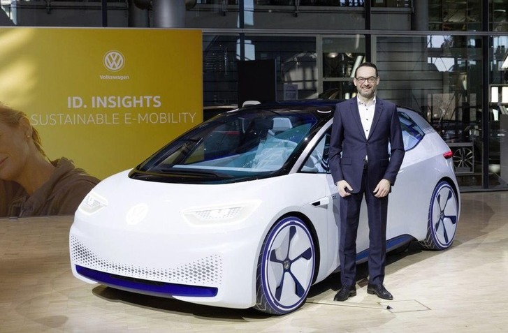 PROBLÉMY ELEKTROMOBILOV VW MAJÚ DOHRU. FABRIKU VW OPÚŠŤA ŠÉF VÝVOJA SOFTVÉRU