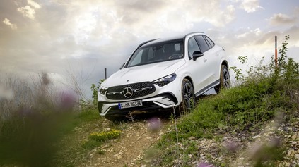 NOVÝ MERCEDES GLC MÁ SLOVENSKÉ CENY. KVÔLI ČIPOM CHÝBA ČASŤ VÝBAVY, HYBRIDY NEKÚPITE VÔBEC