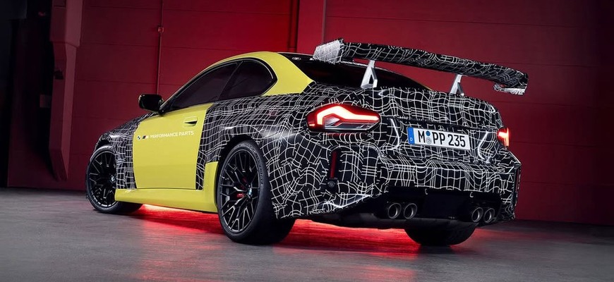 BMW chystá nové verzie M2. Táto s krídlom tak trochu napodobňuje Porsche 911 GT3 RS!