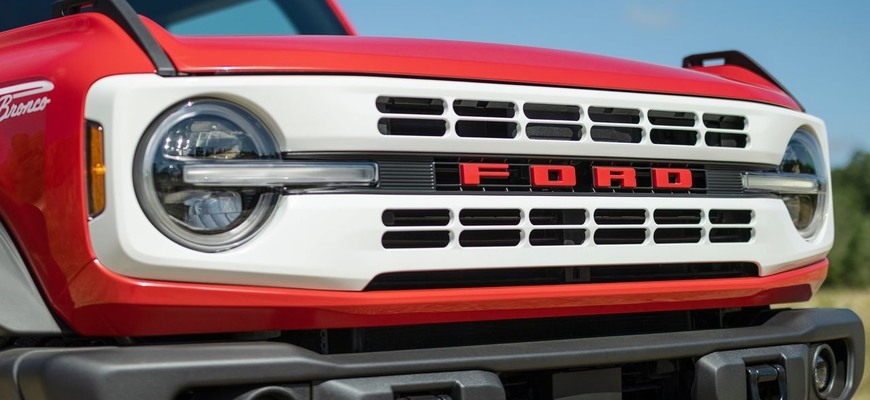 Ford vie ako na zákazníkov. Predstavil spomienkové Bronco Heritage Edition