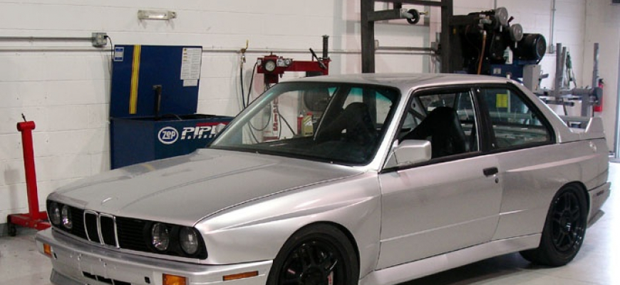 BMW M3 E30 V10 “Franken M3” od Piper Motorsport