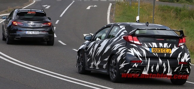 Honda dokončuje nový Civic Type-R. Má mať 300 koní a iné super veci...