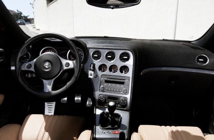Interiér Alfa Romeo 159 1750 TBi