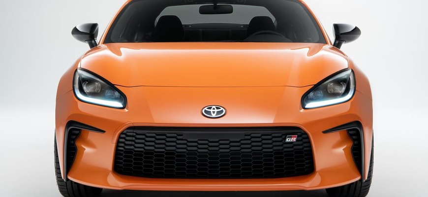 Po vodíku upravuje Toyota svoj trojvalec 1.6 Turbo aj na syntetický benzín. Testuje ho v GR86
