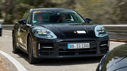 NEMCI ODKRÝVAJÚ PRVÉ DETAILY NOVEJ GENERÁCIE PORSCHE PANAMERA, ODHALIA JU UŽ V NOVEMBRI