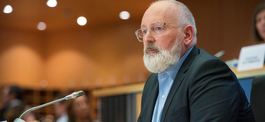Trestné oznámenie na otca Green Dealu! Rozdal Timmermans nezákonne miliardy na zelený lobing?
