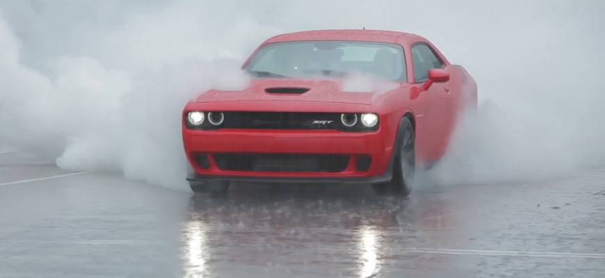 Tuned: Challenger Hellcat ide bokom