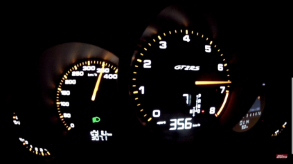 Takto šialene zrýchľuje Porsche 911 GT2 RS na maximálku