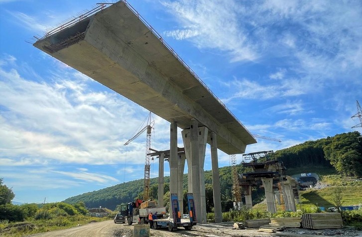 SLOVENSKU HROZÍ VEĽKÁ BLAMÁŽ A NÁVAL KAMIÓNOV. ŠTÁT REAGUJE, VÝSTAVBU R4 DO POĽSKA CHCE URÝCHLIŤ