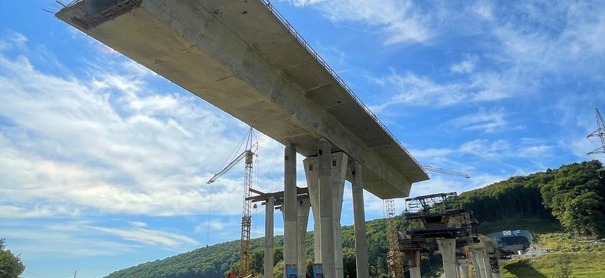 Slovensku hrozí veľká blamáž a nával kamiónov. Štát reaguje, výstavbu R4 do Poľska chce urýchliť