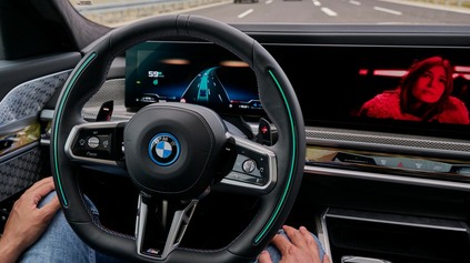 BMW RADU 7 PONÚKNE ZÁKAZNÍKOM PRVÝKRÁT AUTONÓMNE RIADENIE ÚROVNE 3