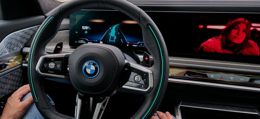 BMW radu 7 ponúkne zákazníkom prvýkrát autonómne riadenie úrovne 3