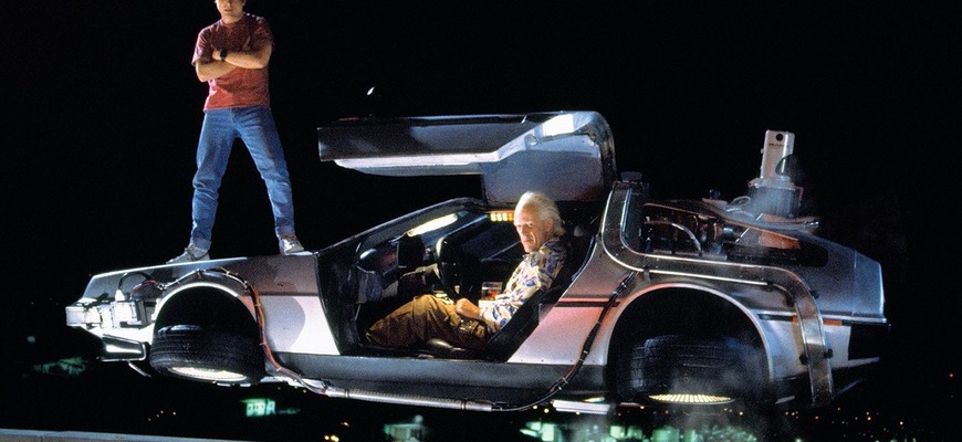 Návrat do budúcnosti má 40 rokov. Aké autá by asi jazdili v modernom pokračovaní?