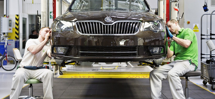 Škoda bude vyrábať hybridy, ako prvý pôjde na rad Superb