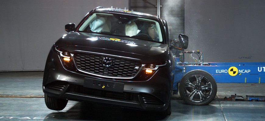 Nová Mazda CX-5 v Euro NCAP prekvapila. V jednej veci popiera zažité zvyky