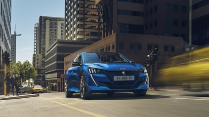 PEUGEOT BODUJE, V SEGMENTE MALÝCH ÁUT SI VLANI UCHMATOL PRVENSTVO MEDZI ELEKTROMOBILMI