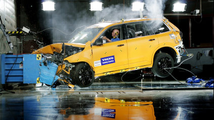 EURONCAP: XC90 JE NAJBEZPEČNEJŠIE AUTO ROKA 2015