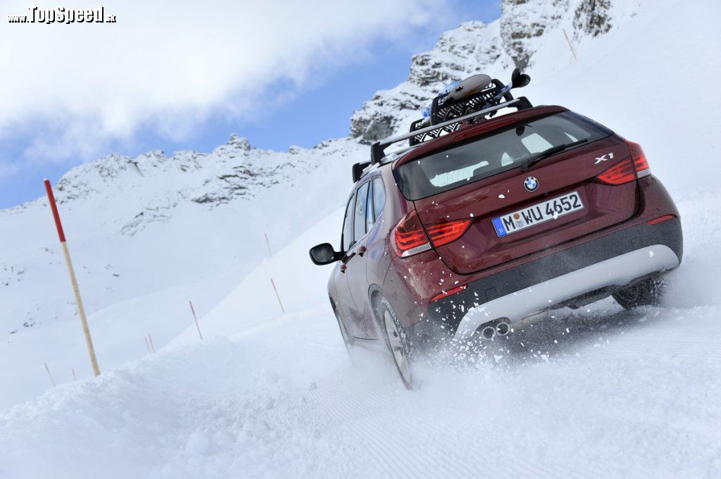 BMW X1 28i ponúka slušné dynamické zvezenie