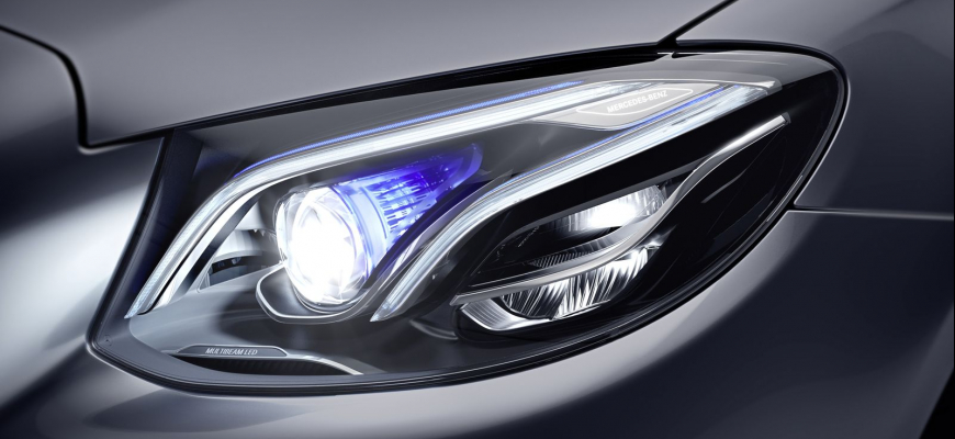 Ako fungujú Multibeam LED svetlá v novom Mercedese E?