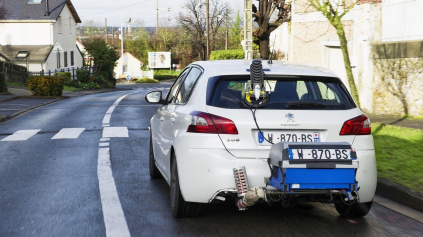 SPOTREBA ÁUT PSA JE PODĽA RDE VOČI NEDC VYŠŠIA ZHRUBA O 42%