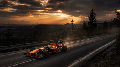 Red Bull zverejnil film o výlete F1 na Slovensku a Česku. Lepšiu reklamu sme vo svete nemali