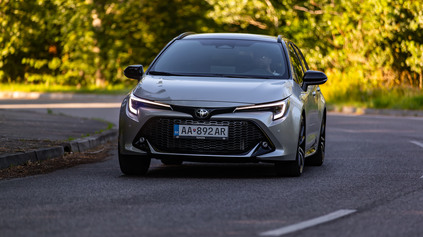 TEST TOYOTA COROLLA TS 2.0 HYBRID: REPARÁT NA VÝBORNÚ