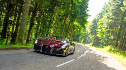 BUGATTI W16 MISTRAL: AK NEPREJDE VÝSTUPNOU KONTROLOU, ROZOBERÚ HO A POSTAVIA ZNOVA