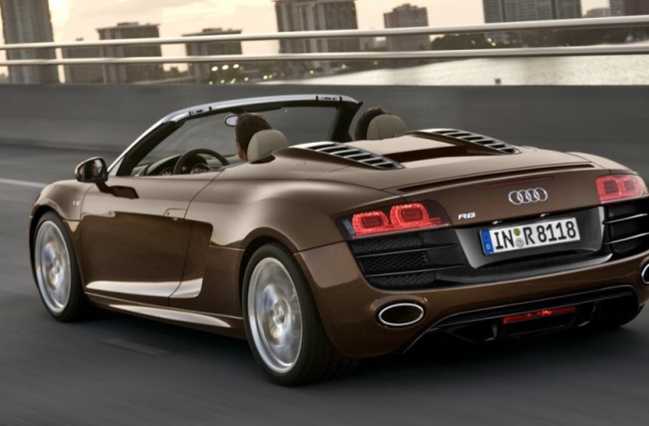 Audi R8 5.2 FSI Spyder - aj keď bez strechy, stále je to R8