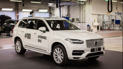 Volvo vyrobilo prvé autonómne auto pre verejnosť!