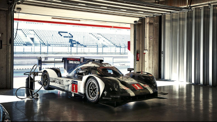 PORSCHE NA SLOVAKIARINGU NAKRÚTILO REKLAMU S LMP1. NIK O TOM NEVEDEL