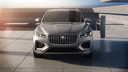 MODERNIZOVANÝ JAGUAR F-PACE PRINÁŠA OMLADENIE V OBLASTI MOTOROV