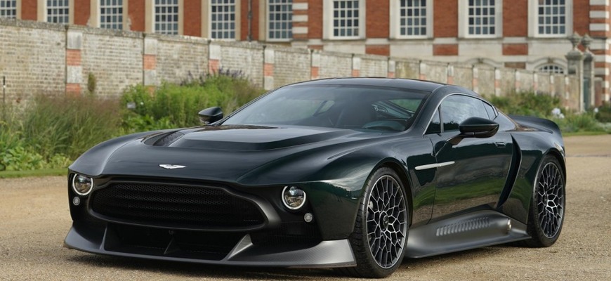 Aston Martin Victor opäť skombinoval V12 s manuálom