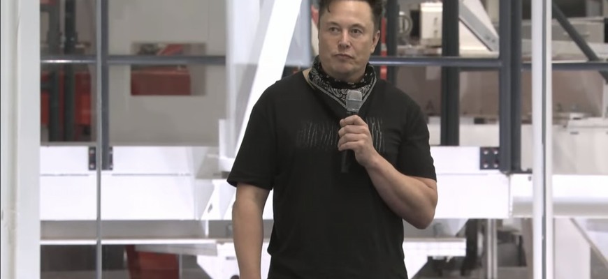Elon Musk tvrdí, že potrvá 30 až 40 rokov, kým elektromobily nahradia klasické autá
