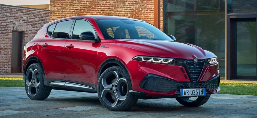 Alfa Romeo Tonale po facelifte: s novým symetrickým dizajnom a ponechala si aj naftový motor!