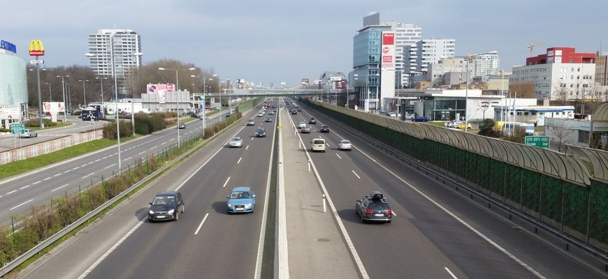Za vysoké emisie na Slovensku môže prílišná podpora individuálnej mobility, hovorí EÚ