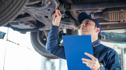 SÚ AUTÁ NA SLOVENSKU V LEPŠOM STAVE AKO V NEMECKU ČI FÍNSKU? ISTE NIE, NO TVÁRIME SA, ŽE ÁNO!