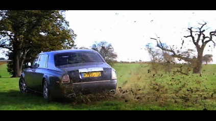 TOTO MUSÍŠ VIDIEŤ! ROLLS ROYCE PHANTOM RALLY ŠTÝLOM NA POLI!