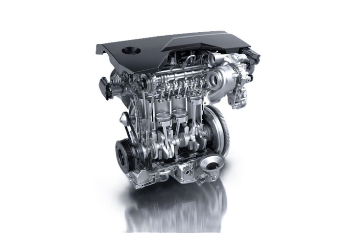 PEUGEOT MÁ NOVÝ BENZÍNOVÝ TROJVALEC TURBO 100. HOVORIL NIEKTO, ŽE JE SPAĽOVACÍ MOTOR MŔTVY?