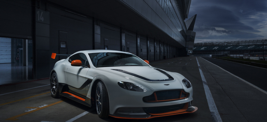 Aston Martin kašle na downsizing, zatiaľ