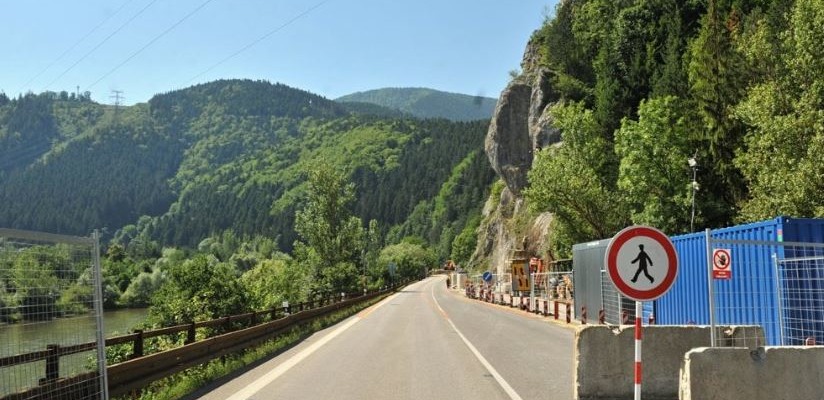 Prekvapenie na preťaženej ceste pod Strečnom: Zníženie počtu pruhov vraj pomohlo motoristom!