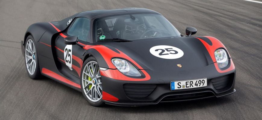 Porsche 918 Spyder s výkonom 887 k váži až 1,7 tony