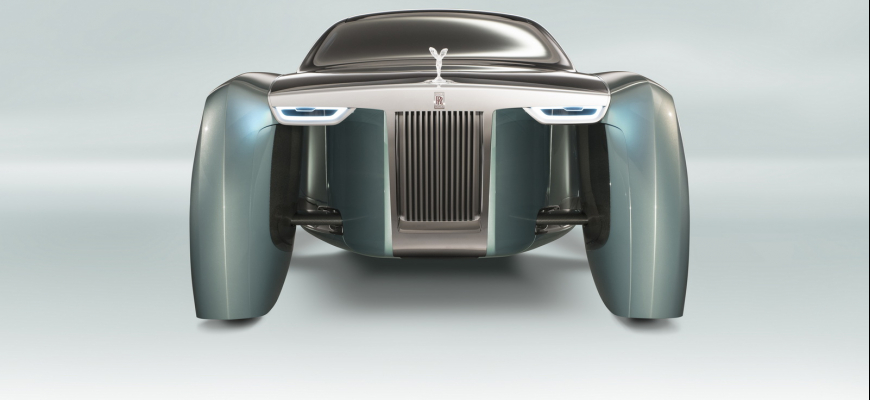 Rolls-Royce odhalil futuristický koncept, pripomína katamarán