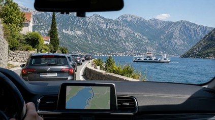 DOVOLENKA AUTOM V ČIERNEJ HORE: KVÔLI TEJTO CHYBE SLOVÁCI STRATIA POL DŇA DOVOLENKY