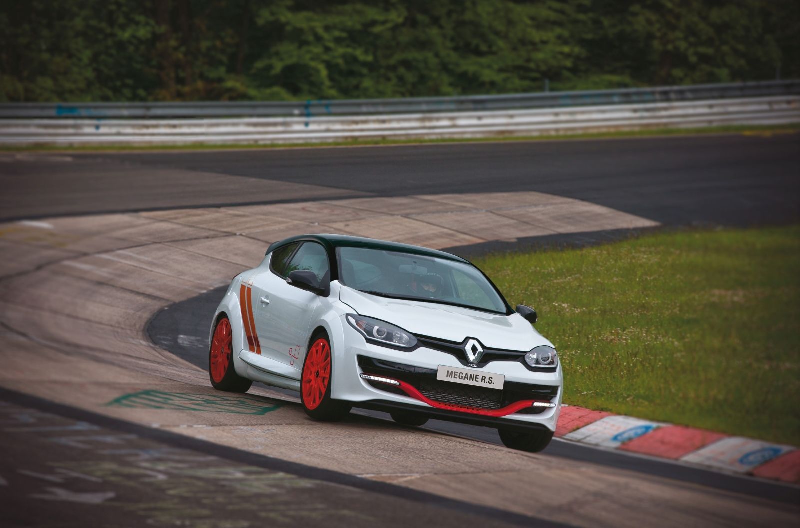 Renault Megane R.S. 275 Trophy R Nurburgring rekord