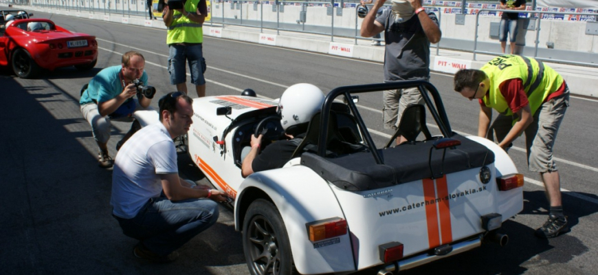 VIDEO: Caterham Day Slovakia Ring jún 2011