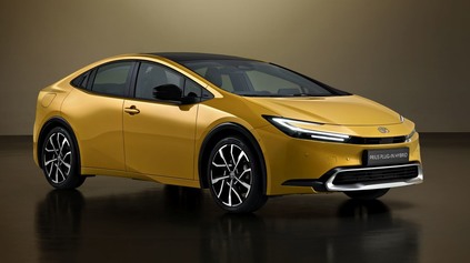 NOVÁ TOYOTA PRIUS 2023: HYBRIDNÝ PRIEKOPNÍK SA VRACIA V PIATEJ GENERÁCII S VÝKONOM 223 KONÍ